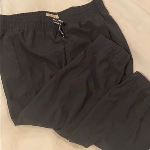 Girls black athletic/hiking capris pants